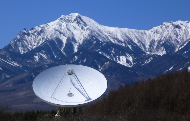 雪が降った山の上にいる飛行機
AI 生成コンテンツは誤りを含む可能性があります。