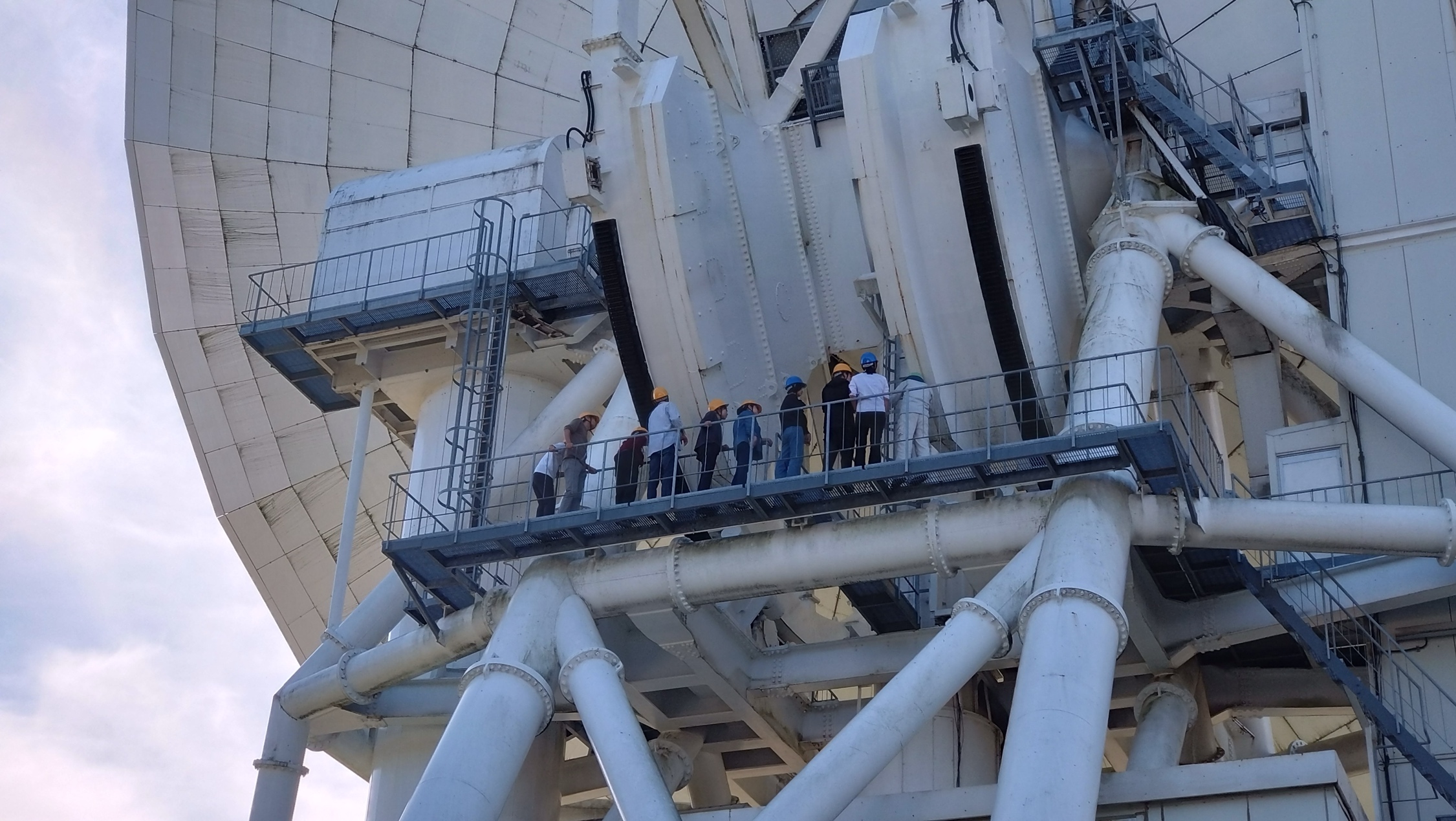 建物, 金属, 座る, 飛行機 が含まれている画像
AI 生成コンテンツは誤りを含む可能性があります。