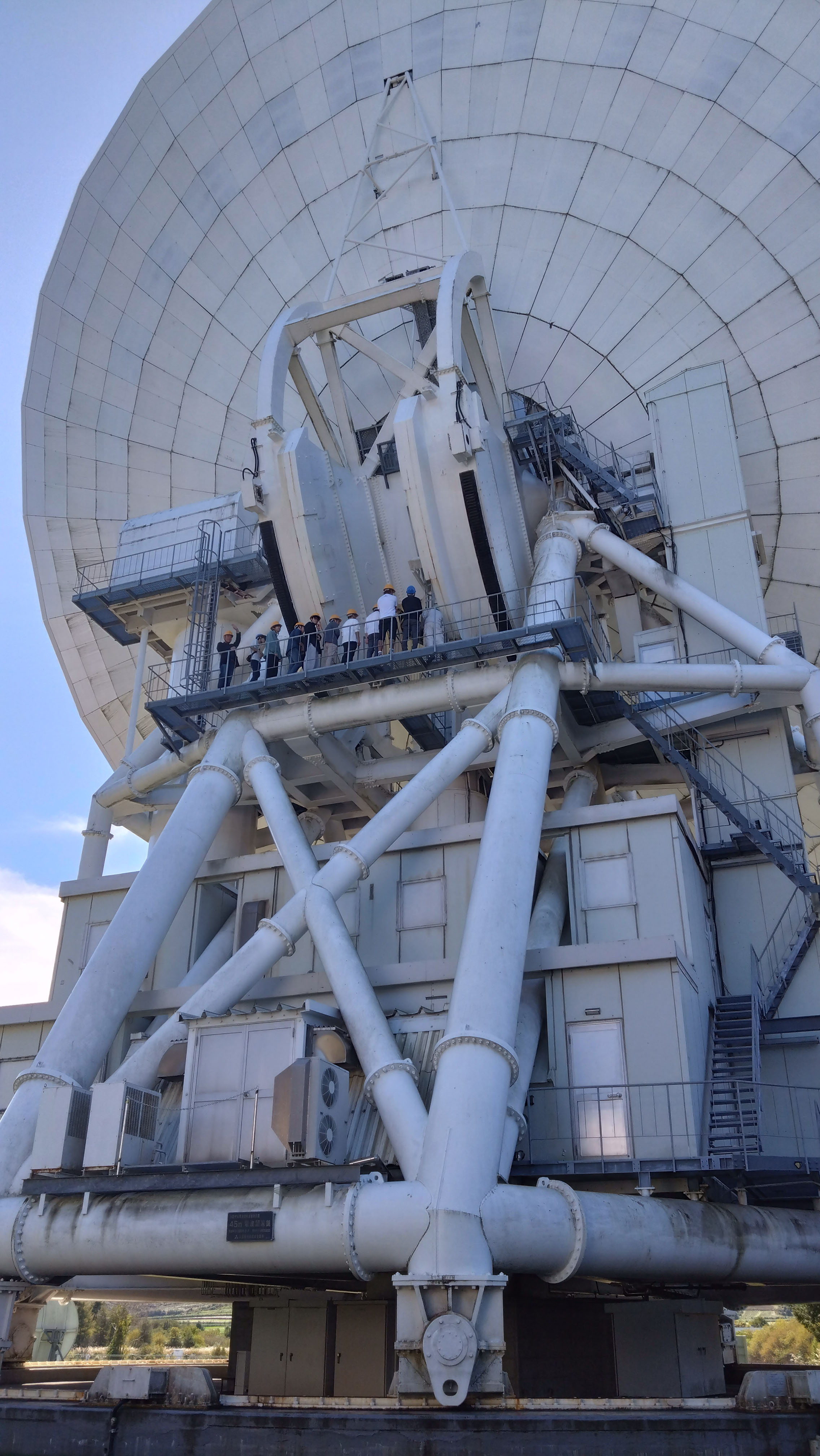 建物の前の飛行機
AI 生成コンテンツは誤りを含む可能性があります。